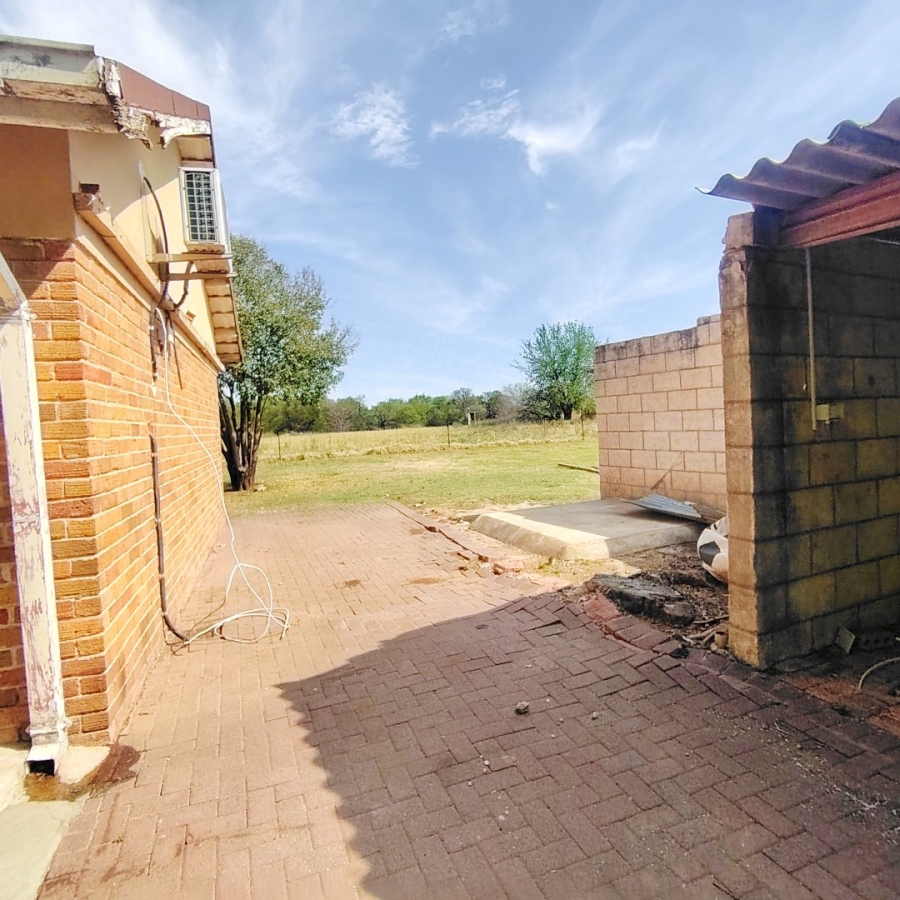 Commercial Property for Sale in Roodewal Free State
